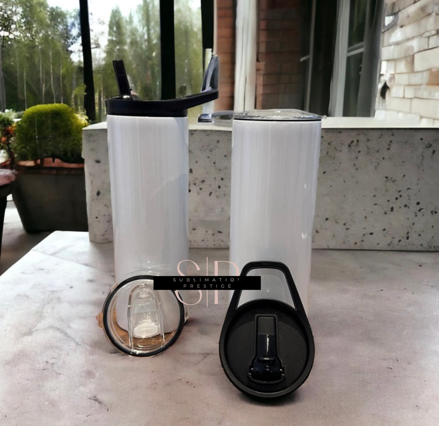 Tumbler 20 onces double couvercles vissable noir, pour sublimation.